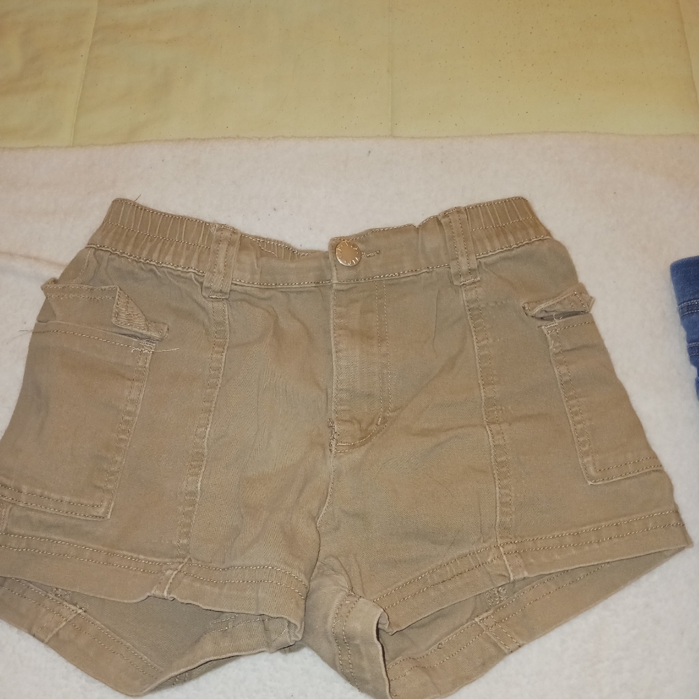 Size 5/6 tan stretch cargo shorts by V.I.P